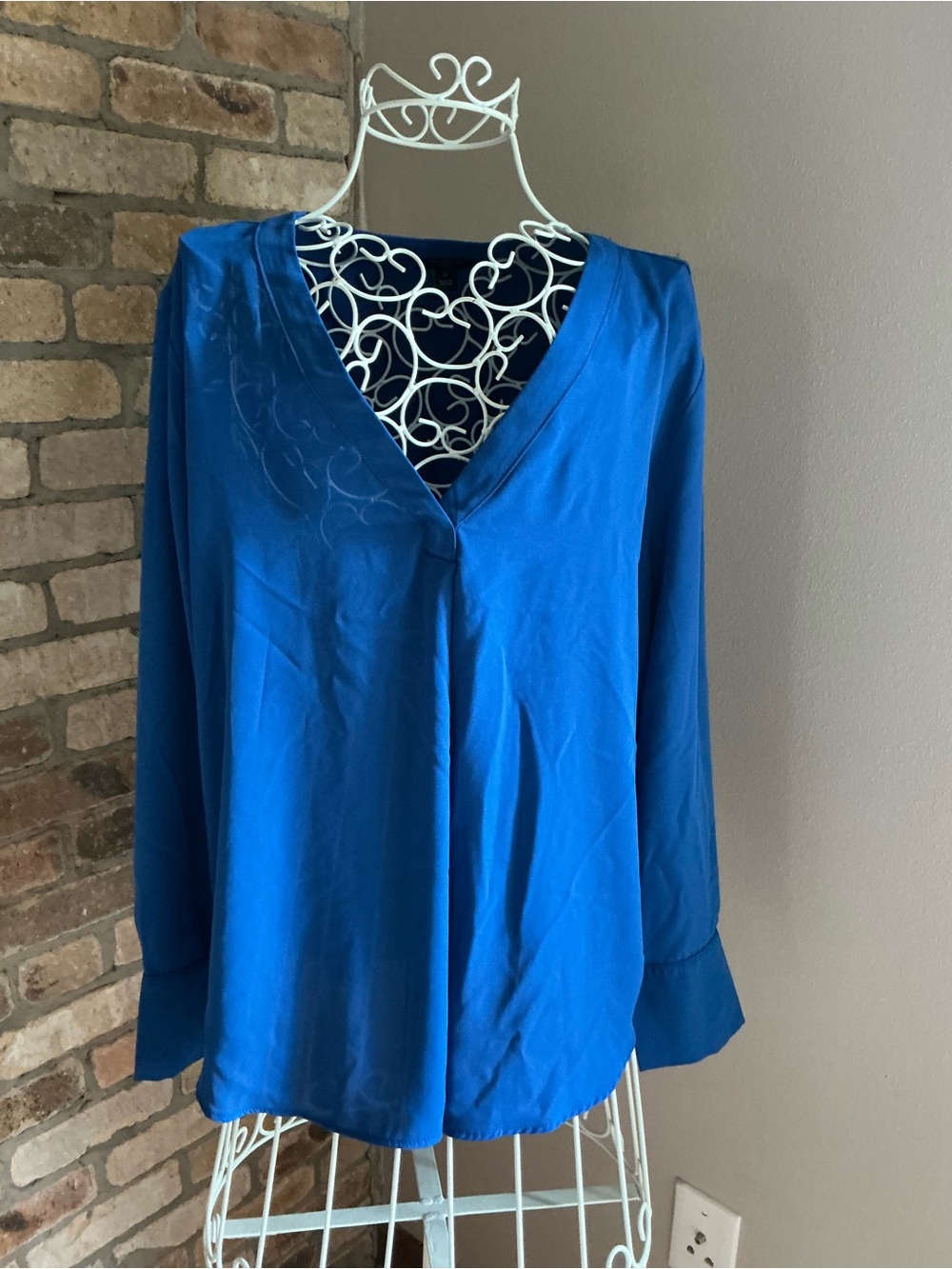 Ann Taylor Cobalt Blue V-Neck Long Sleeve Blouse